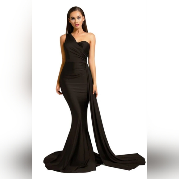 Portia and Scarlett Dresses & Skirts - PORTIA & SCARLETT - One Shoulder Gown